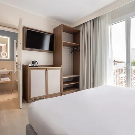 Hotel Diana 3*