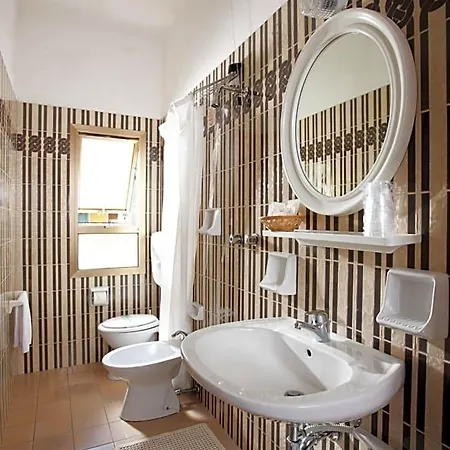 Diana Hotel 3*