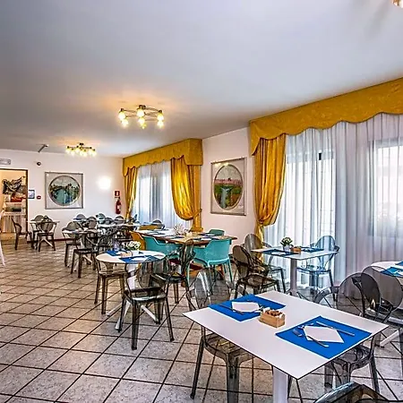 Diana Hotel 3*