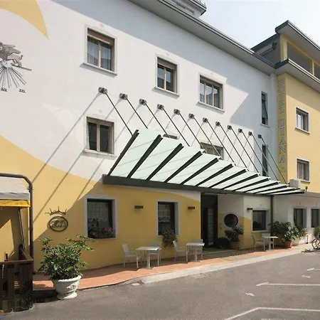 Hotel Diana 3*